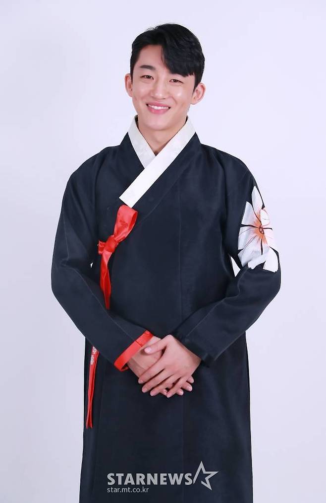 가수 신승태 한복 인터뷰 /사진=이동훈 기자 photoguy@