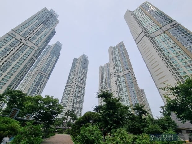 인천 연수구 송도동에 있는 한 아파트 전경. /사진=이송렬 기자