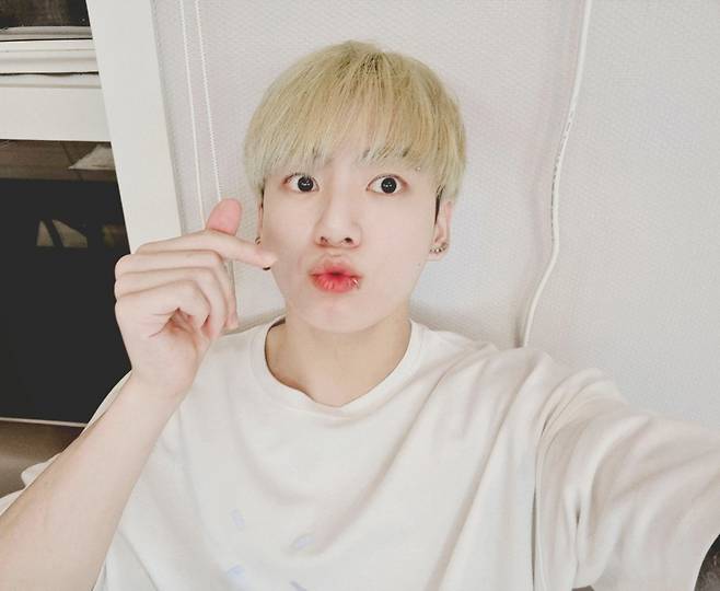"정국픽 뮤직 데이♥" 방탄소년단 정국 노래 추천 '주말 감성 공유'..멜론 인기 검색 1위