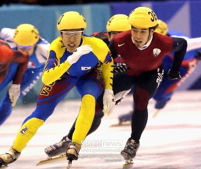 ▲ 2002솔트레이크시티동계올림픽 당시의 김동성(왼쪽)과 안톤 오노.