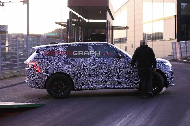 레인지로버 스포츠 시험주행차량 (사진제공 : S. Baldauf/SB-Medien)