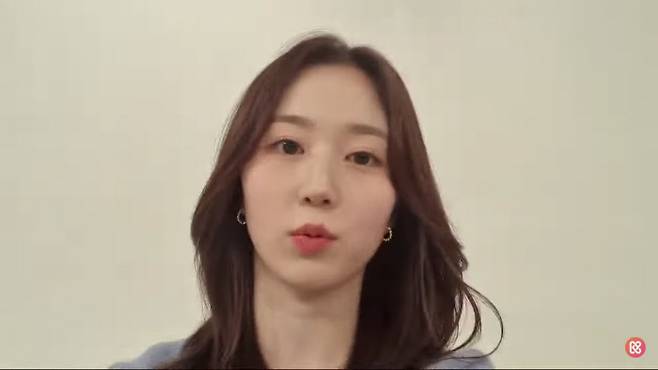 걸그룹 NMIXX 해원. 주간아 기습 라이브 유튜브 캡처