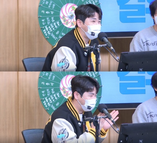 Singer Young Tak reveals he is from the same high school as director Baek Ji-hoon of GoalsSBS Power FM Dooshi Escape TV Cultwo Show (hereinafter referred to as TV Cultwo Show), which was broadcast on the 10th, featured Hwang Chi-yeol as a special DJ and Singer Young Tak as a guest.DJ Kim Tae-kyun said, I heard that Young Tak is from Andong High School like Baek Ji-hoon director of SBS entertainment Shouldering Girls.Young Tak said: Mr. Baek Ji-hoon is my two-year junior.At that time, the soccer team and the student team played a special game. I remember Ji-hoon, and Ji-hoon does not know if he will remember me.When Kim Tae-kyun asked, Does Young Tak play soccer well? Young Tak said, I dont know if hes good, but he likes football.On the other hand, Young Taks new song, Get to Eat Abalone will be released on the day. Get to Eat Abalone is a pop trot genre with impressive lyrics as interesting as a unique title.Photos  SBS-Seen Radio