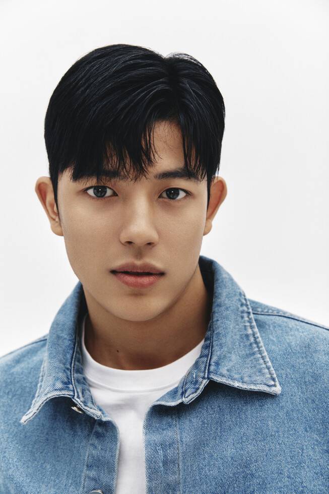 넷플릭스 오리지널 시리즈 <지금 우리 학교는>에서 수혁 역을 맡은 신인배우 로몬. 넷플릭스 제공