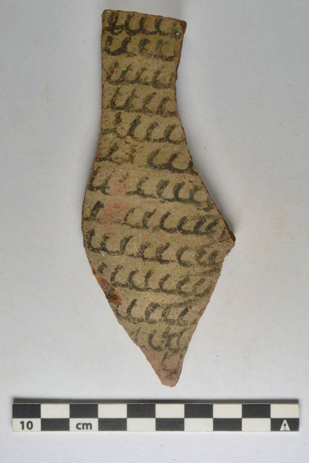 속칭 ‘깜지’라 불리는 받아쓰기 벌칙이 드러난 오스트라카도 100여 점 이상이었다.