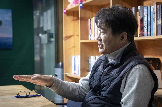 방현석 중앙대 교수가 7일 오후 서울 동작구 흑석동에서 중앙일보와 인터뷰를 하고 있다. 장진영 기자