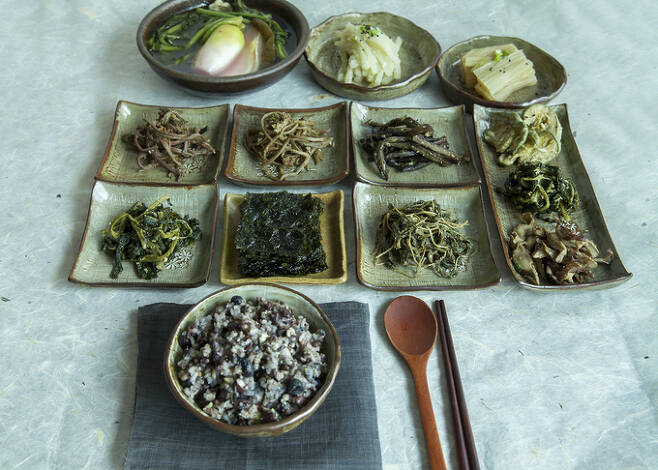 정월대보름에 먹는 오곡밥과 나물들. 게티이미지뱅크