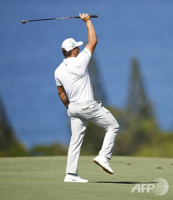 2022년 미국프로골프(PGA) 투어 센트리 토너먼트 오브 챔피언스 대회에서 자신의 샷이 마음에 들지 않아서 몸부림치는 브라이슨 디섐보. 사진제공=ⓒAFPBBNews = News1