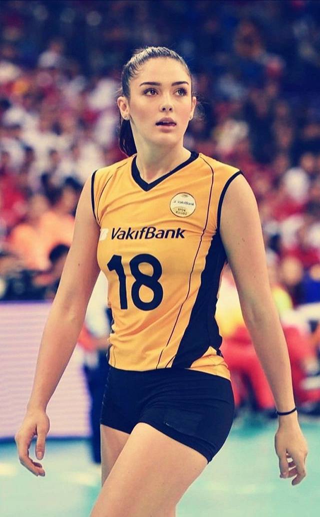 제흐라 귀네쉬는 터키 1부리그 바크프방크 소속으로 2019·2021 국제배구연맹 클럽월드챔피언십 베스트7에 선정되며 세계적인 블로커로 인정받았다. © VakıfBank Spor Kulübü