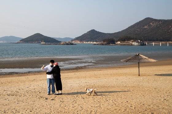 모래사장이 드넓은 선유도 명사십리 해수욕장.