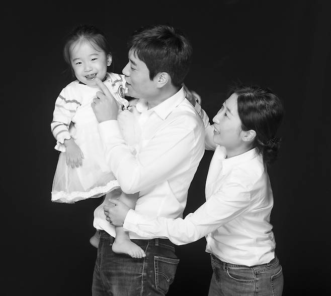 부부는 현서에 대해 잘 압니다. 오롯이 현서만 바라보는 '현서바라기'니까요.