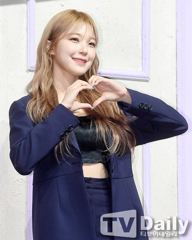 프로미스나인 백지헌