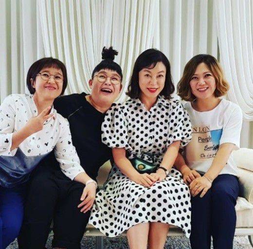 2020년 인기를 끈 올리브TV의 '밥블레스유'도 송은이 회사가 기획한 작품이다.