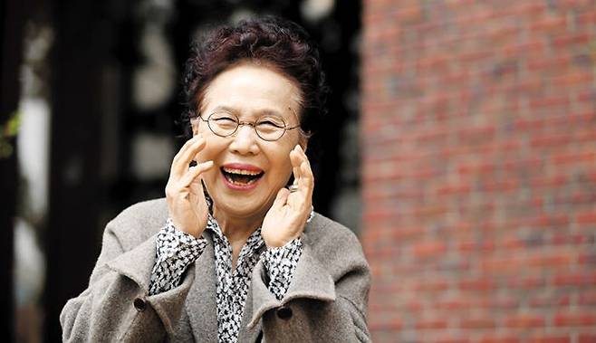 1962년부터 매년 연극 무대에 선 배우 박정자는 “지금껏 우직하게 살아오며 세월을 견뎠다”고 했다.