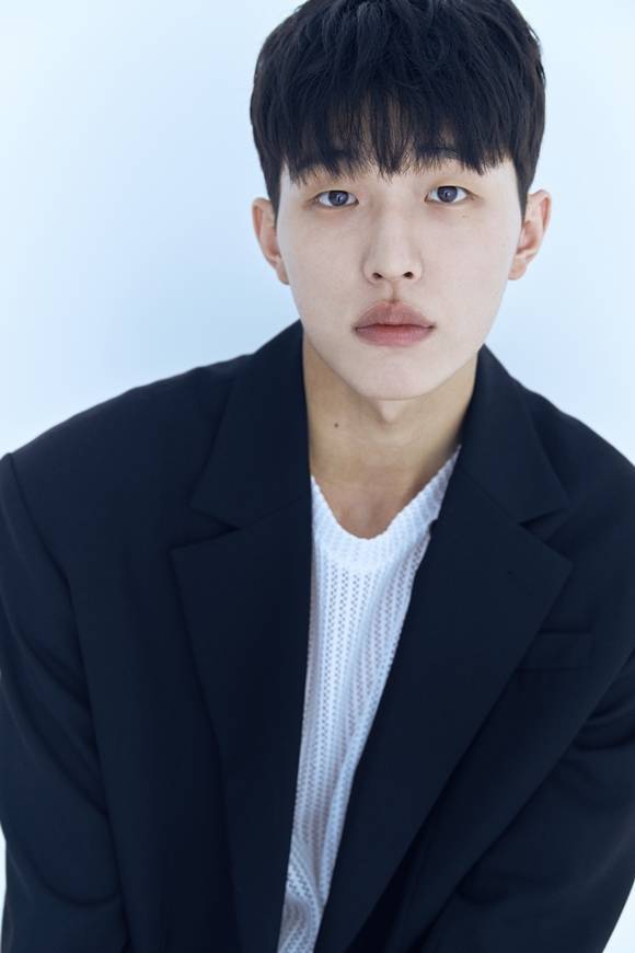 배우 진호은은 넷플릭스 '지금 우리 학교는'에서 양궁부 정민재 역을 맡아 뚜렷한 존재감을 발산했다. /아우터코리아 제공