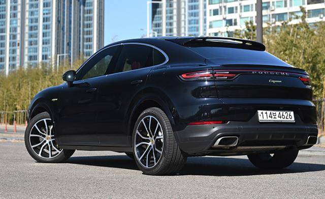 포르쉐 카이엔 E-하이브리드 쿠페 시승기