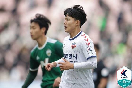 유럽 무대로 떠난 지 10년 만에 국내로 돌아온 이승우. [사진 프로축구연맹]