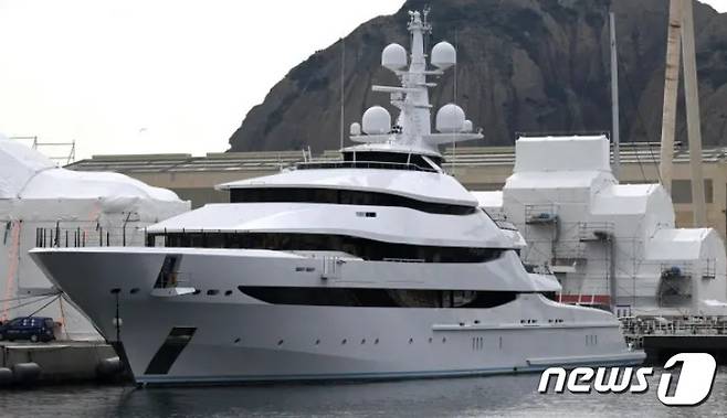 슈퍼요트 - 프랑스 정부 배포