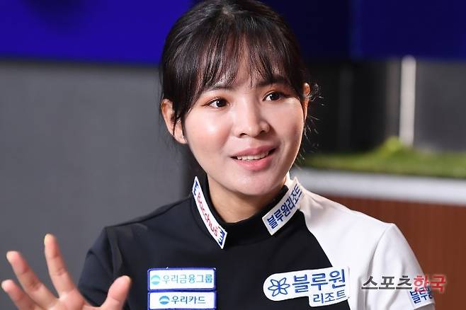 당구선수 스롱 피아비가 2일 충북 청주시에 위치한 피아비큐 당구장에서 스포츠한국과 만나 인터뷰를 하고 있다. 사진=이혜영 기자 lhy@hankooki.com