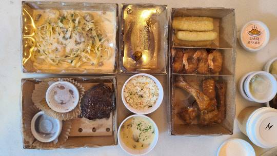 아웃백 딜리버리 메뉴. <김아름 기자>