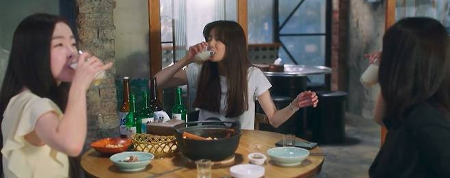 티빙 오리지널 콘텐츠 '술꾼 도시 여자들' 스틸컷. [티빙 제공]