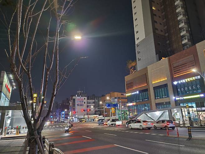 갤럭시 S22 울트라 야간 촬영 사진