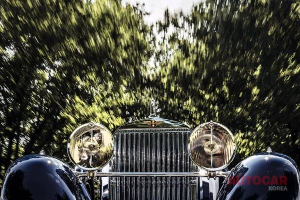 크롬 헤드라이트 프레임보다 높은 라디에이터 그릴