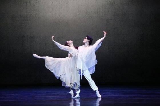 발레 '춘향'의 한 장면. 3월 18~20일 국립극장 무대에 오른다. ⓒ유니버설발레단_photo by Kyoungjin Kim