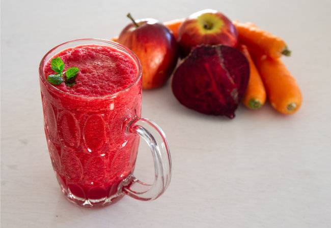 사과, 비트, 당근으로 만든 ABC 주스. 체내 노폐물을 배출한다. 포만감을 느끼게 해 다이어트 효과도 기대할 수 있다. [GettyImage]