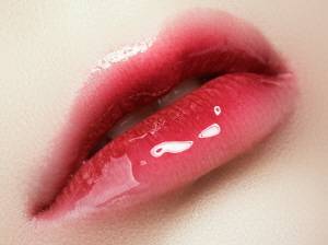 립틴트를 쓰면 입술이 건조해질 수 있다./사진=​게티이미지뱅크