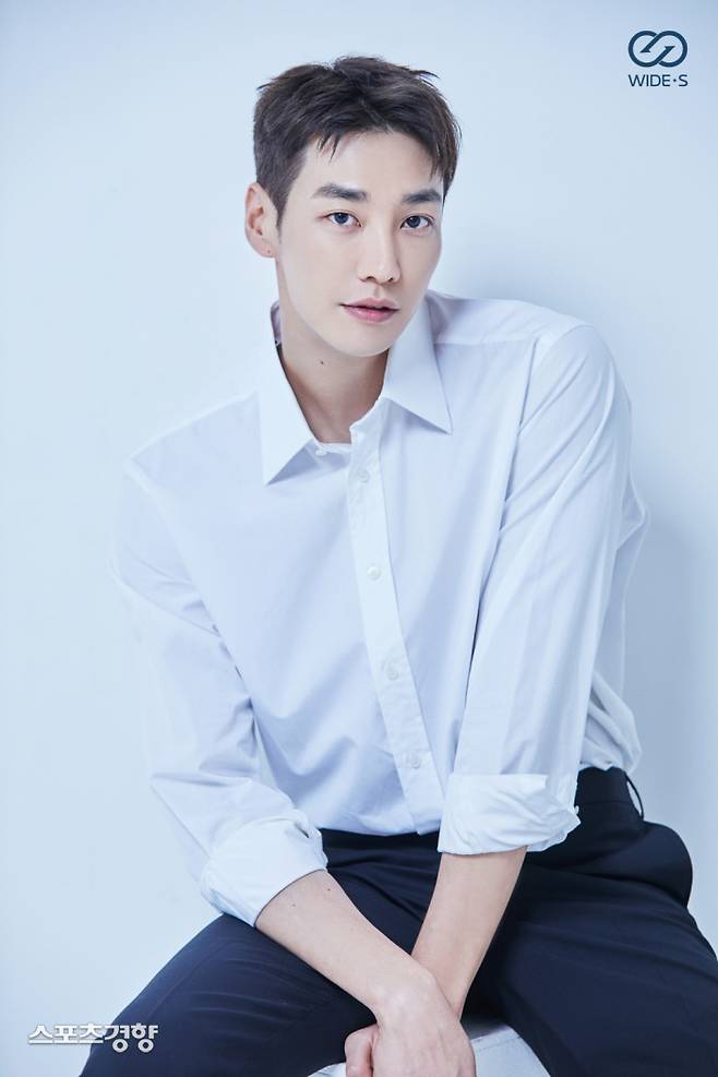 배우 김영광 프로필 이미지. 사진 와이드에스컴퍼니
