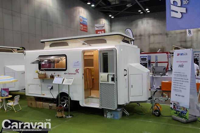 다음기술의 히트상품, 에어카라반 히트 시리즈는 팝업 루프를 적용(지하 주차장 OK)한 실속형 모델이다