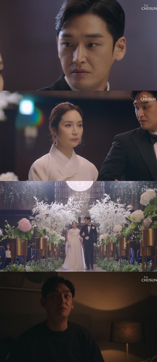 Lee Min-young walked Virgin Lorde in a white suit.In the fifth episode of the TV CHOSUN weekend mini-series,  (Phoebe, Im Sung-han)/Director Oh Sang-won, Choi Young-soo/Divorce Highground, Gidam Media, Green Snake Media/hereinafter Jo Sa-gok 3), which was broadcast on March 12, Song Won (Lee Min-young Boone) died of amniotic embolism after giving birth The image of the missing judge (Kang Shin-hyo) was drawn.In particular, Judiciary had dreamed of having a wedding with Song Won. In his dream, Judiciary entered Song Won with many peoples congratulations.Then the guests faces were cold and turned into a look of surprise, and the happy BGM stopped for a moment.Judge Hyun turned his head in a puzzled manner, and beside him was a songwon walking Virgin with a cold face in a white suit, not a wedding dress.