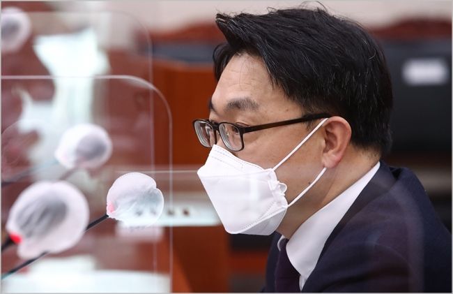 김진욱 공수처장이 지난해 12월 국회에서 열린 법제사법위원회 전체회의에 참석하고있다.(공동취재사진) ⓒ데일리안 류영주 기자