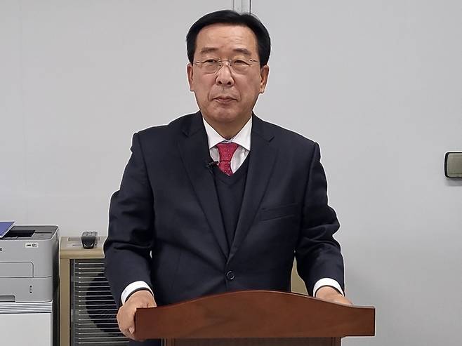 [보은=뉴시스] 안성수 기자 = 국민의힘 최원태(71) 전 충북경찰청 차장이 14일 보은군청 기자실에서 보은군수 선거 출마 선언을 했다. 2022.03.14. hugahn@newsis.com *재판매 및 DB 금지