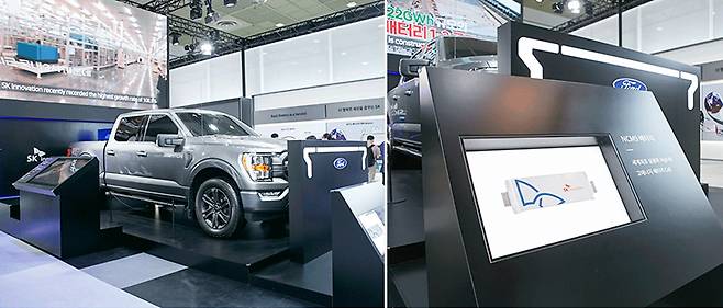 (Left) Ford’s F-150 equipped with SK battery NCM9 / (Right) NCM9 battery displayed inside SK Innovation’s booth at Interbattery 2021. [Source: SK On Co.]