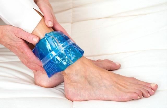 냉찜질은 급성 통증이나 외상성 부상에, 온찜질은 만성 질환이나 회복단계에서 하는 것이 좋다./사진=클립아트코리아