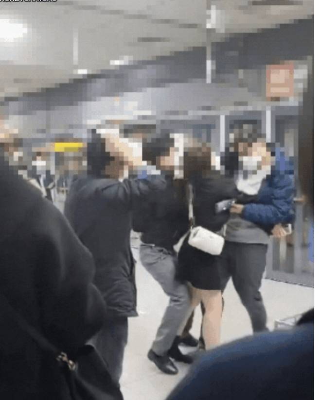 사진 온라인커뮤니티 캡처 *재판매 및 DB 금지