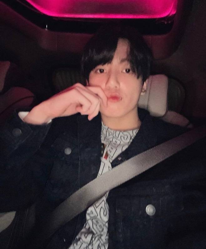 방탄소년단 정국, 퇴근길 막 찍어도 잘생김 폭발..치명적 오빠美 '설렘'