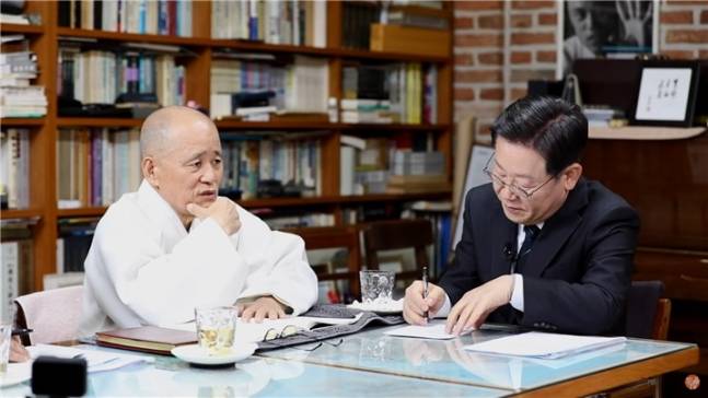 도올 김용옥(왼쪽)과 이재명 전 더불어민주당 대선후보. [유튜브 채널 ‘도올TV’]