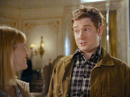 전문 배우라고 해서 정사 신이 민망스럽지 않은 건 아니다. 존(오른쪽)은 상대 배우가 촬영 도중 불편해하지는 않는지 항상 체크한다.<사진 제공=유니버설 픽쳐스>