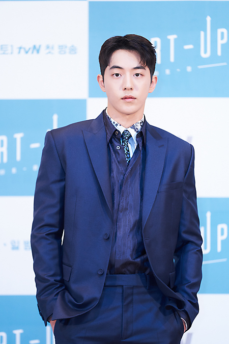 Actor Nam Joo-hyuk topped the list of drama performers in the fourth week of March.According to Good Data Corporation, TVN TOIL Drama Twenty Five Twenty One decreased by 10.66% compared to the previous week, but maintained the top spot for the seventh consecutive week.Following the controversy over the romance of minors and adults, negative public opinion occurred by airing the rush of the character of Ko Yurim and the naturalization Kahaani.Nam Joo-hyuk and Kim Tae-ri in the drama cast topic category ranked first and second for the third consecutive week, and Kim Ji-yeon kept fifth.SBS Moonhwa Drama In-house match rose 29.23% compared to the previous week and took second place for the third consecutive week.Since the first broadcast, it has been steadily rising in score, and many netizens have been popular in Drama.Ahn Hyo-seop X Kim Se-jeong and Kim Min-kyu X The chemistry of the couple was poured into the netizens praise, especially the kissing god of Kim Min-kyu X Seol Ina couple.Kim Se-jeong and Ahn Hyo-seop ranked third and fourth in the drama cast, and Kim Min-kyu and Seol In-ah also entered sixth and eighth respectively.KBS 2TV weekend drama Gentleman and Girl decreased 1.43% compared to the previous week, but ended with third place in drama for three consecutive weeks.Although there was a regrettable response to Dramas Kahaani, positive viewing reactions were frequent, and the epilogue released separately after the end also attracted the attention of netizens.Lee Se-hee, a topical star of Drama cast, was seventh.The fourth and fifth places in the drama were JTBC works, and the fourth place was the Meteorological Agency: In-house Love Cruelty, which decreased by 9.65 percent compared to the previous week.Since the first broadcast, the number of people in the Meteorological Administration, which had gained 50.99% of the topic compared to the previous week, has steadily decreased since then.There was a steady positive response that the Korea Meteorological Administration Kahaani was interesting, and there were frequent requests to increase the amount of love line of Songgang X Park Min Young.The fifth place was 30 and 9, which was the lowest score since the airing, with a 7.80% decrease in the topic compared to the previous week (except for parking).The netizens who watched Drama steadily left a positive viewing response, but after the first parking of the broadcast, netizens comments pointed out the affair Kahaani were steadily appearing.Son Ye-jin was ranked 10th in the drama cast topical category.This study was conducted by Good Data Corporation, a TV subject analysis agency, on 24 dramas that were being broadcast or scheduled to be broadcast from March 21, 2022 to March 27, 2022, and analyzed and released the netizen responses from news articles, blogs/communities, videos, and SNS.