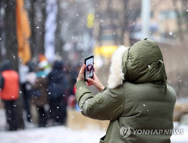 셀카 촬영 [연합뉴스 자료 사진]