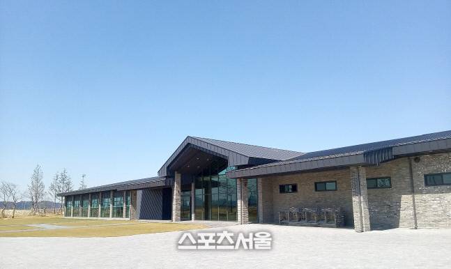 스타트 지점에서 본 오렌지듄스 영종cc 클럽하우스. 영종도 | 스포츠서울 이웅희기자 iaspire@