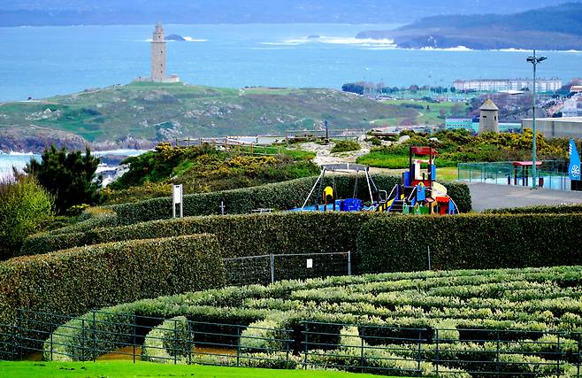 산페드로 언덕은 이제 군사요새가 아닌 미로동산, 놀이기구를 갖춘 시민공원이 되었다.