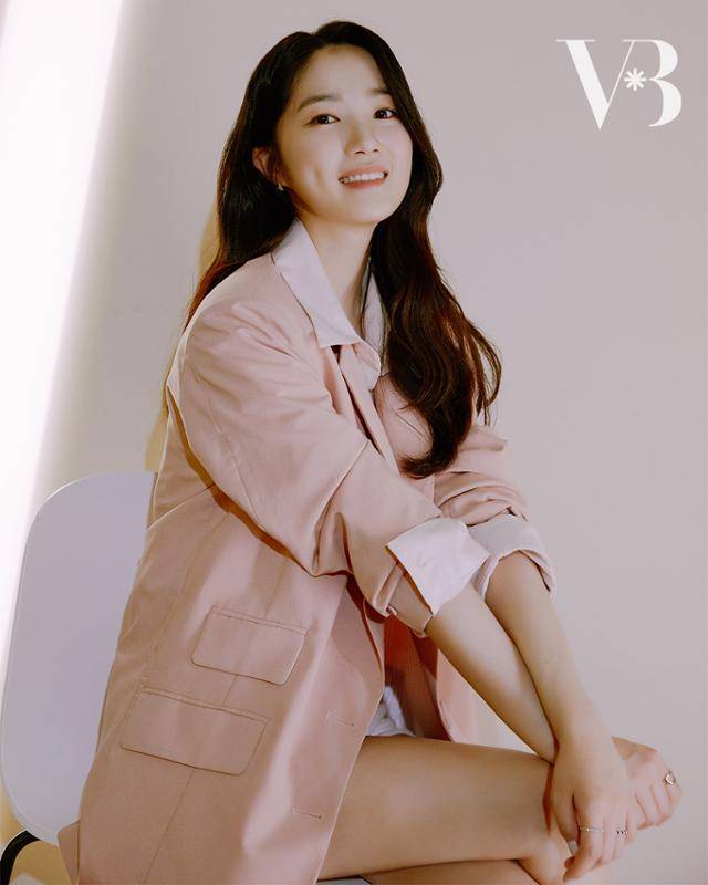 김혜윤이 '불도저에 탄 소녀' 속 혜영 캐릭터의 매력을 설명했다. 조수민 작가