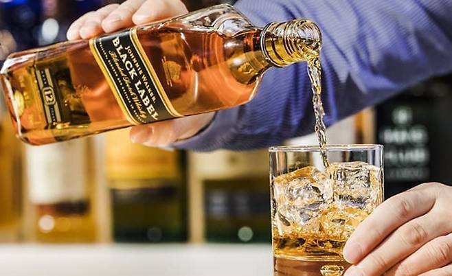 디아지오코리아가 오는 18일부터 일부 위스키 제품 가격을 인상한다. /사진=조니워커 공식 홈페이지 캡처