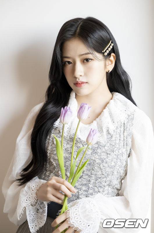 돌아온 아이브 유진, '완벽한 분위기' [사진]