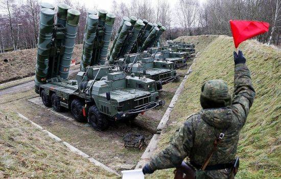 칼리닌그라드에 배치된 러시아의 미사일방어체계, S-400의 모습.[이미지출처= 러시아 국방부]