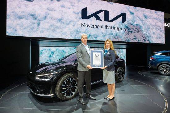 '최단 충전시간으로 미국을 횡단한 전기차'로 기네스북에 오른 기아 EV6＜사진제공:기아 미국법인＞ [이미지출처=연합뉴스]